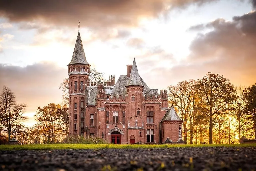 Castle Ten Berghe Chateau Bed and Breakfast Brugge 0*,  Belgien