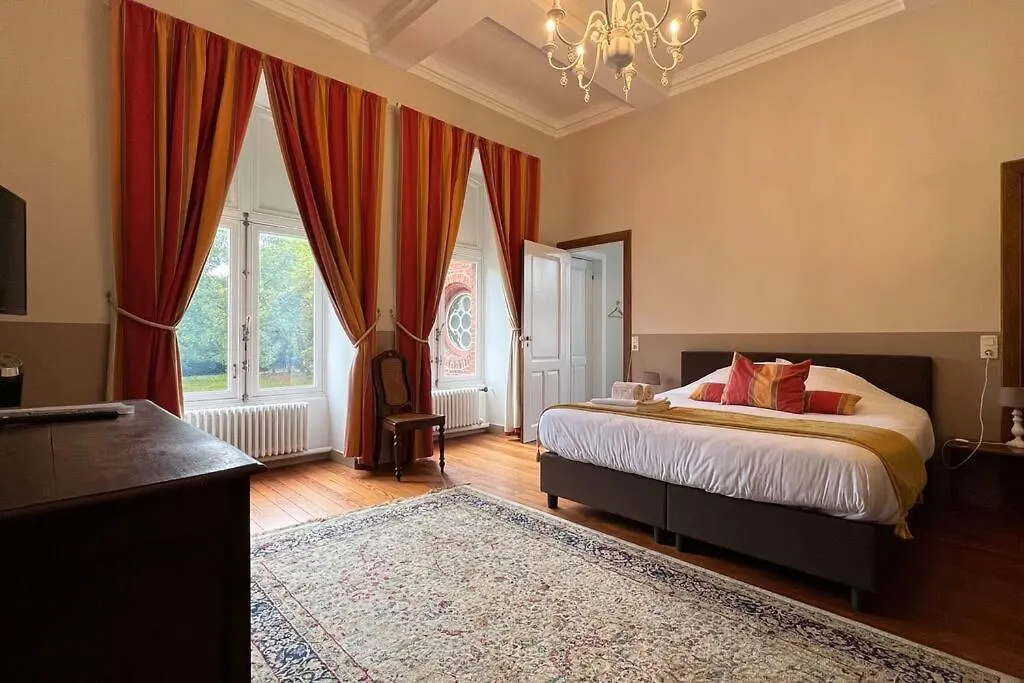 Bed and Breakfast Castle ten Berghe  à Bruges Couette-café