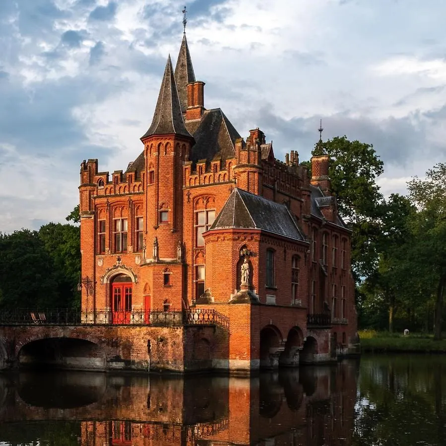 Castle Ten Berghe Chateau Bed & Breakfast Bruges