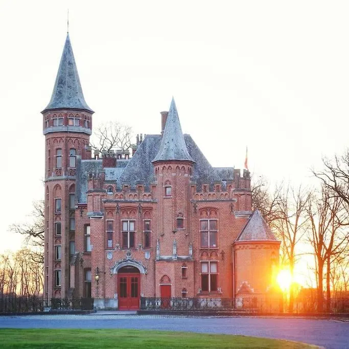 Castle Ten Berghe Chateau Bed & Breakfast Bruges 0*,  Belgium